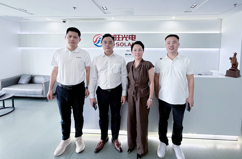 耀威源创携东南亚1 SOLAR团队参访维旺光电洽谈合作